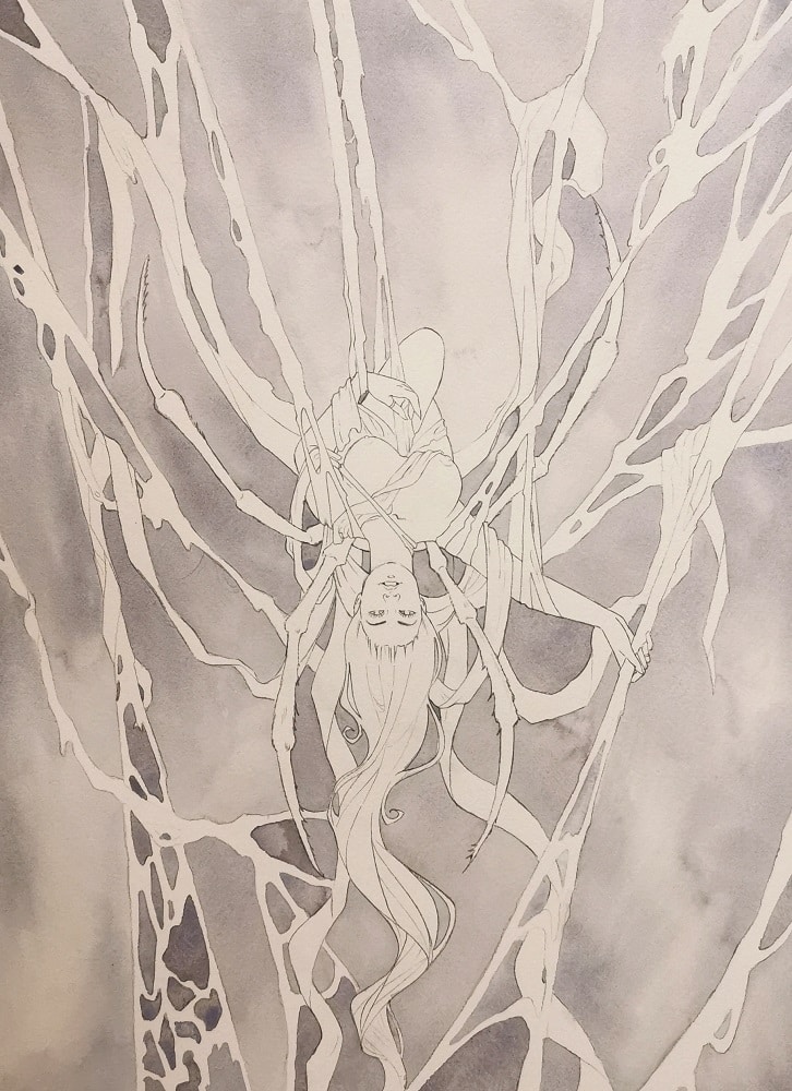 Une peinture aquarelle en cours, seul le fond est peint d'un couleur gris clar. Le personnage est une femme araignée à l'envers dans sa toile et elle n'est pas encore peinte.