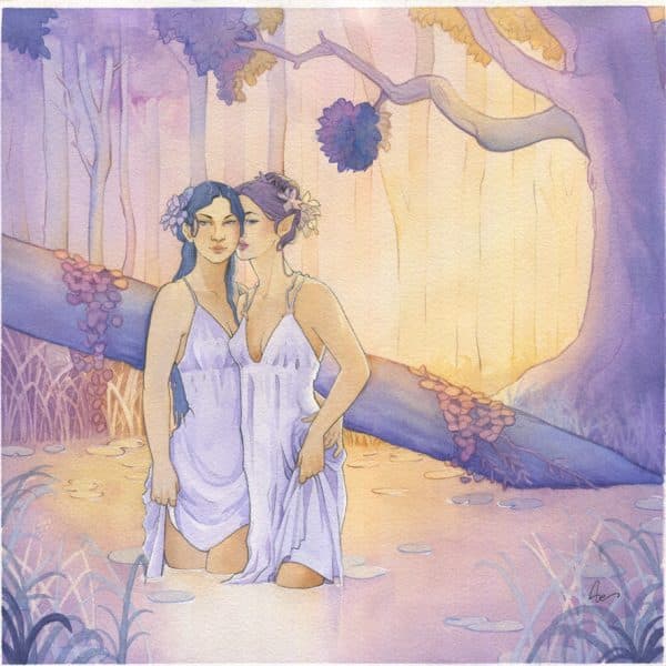 Deux nymphes vêtues de blanc discutente l'une contre l'autre dans un étang baigné de lumière du crépuscule.